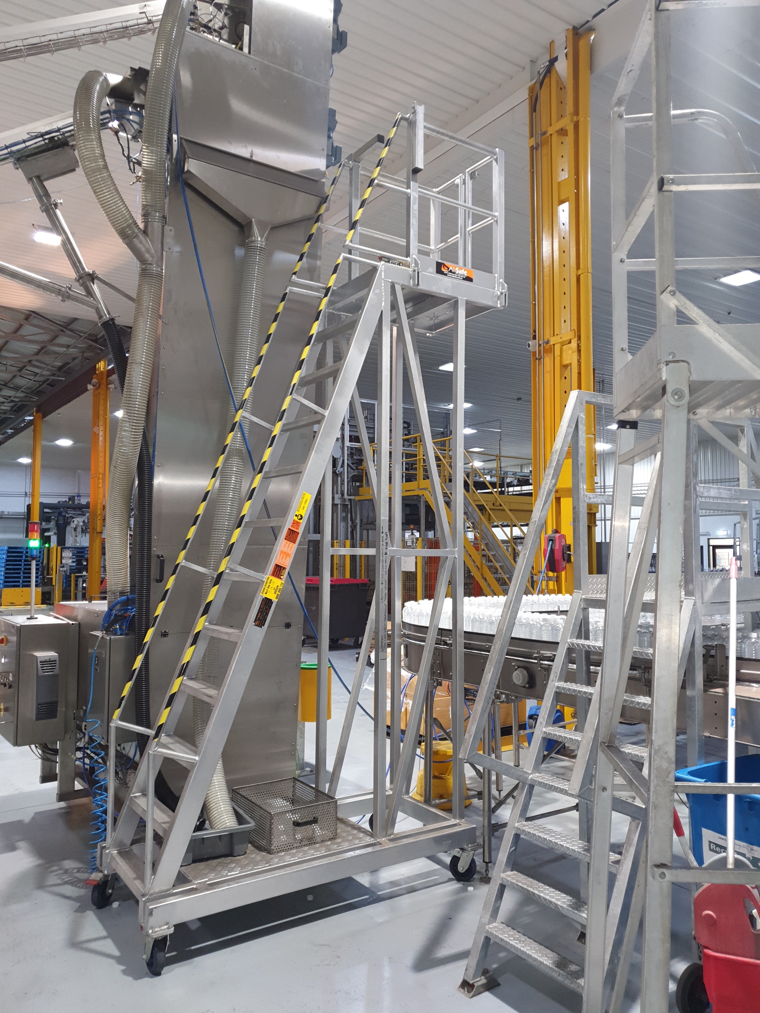 Aluminium access platform